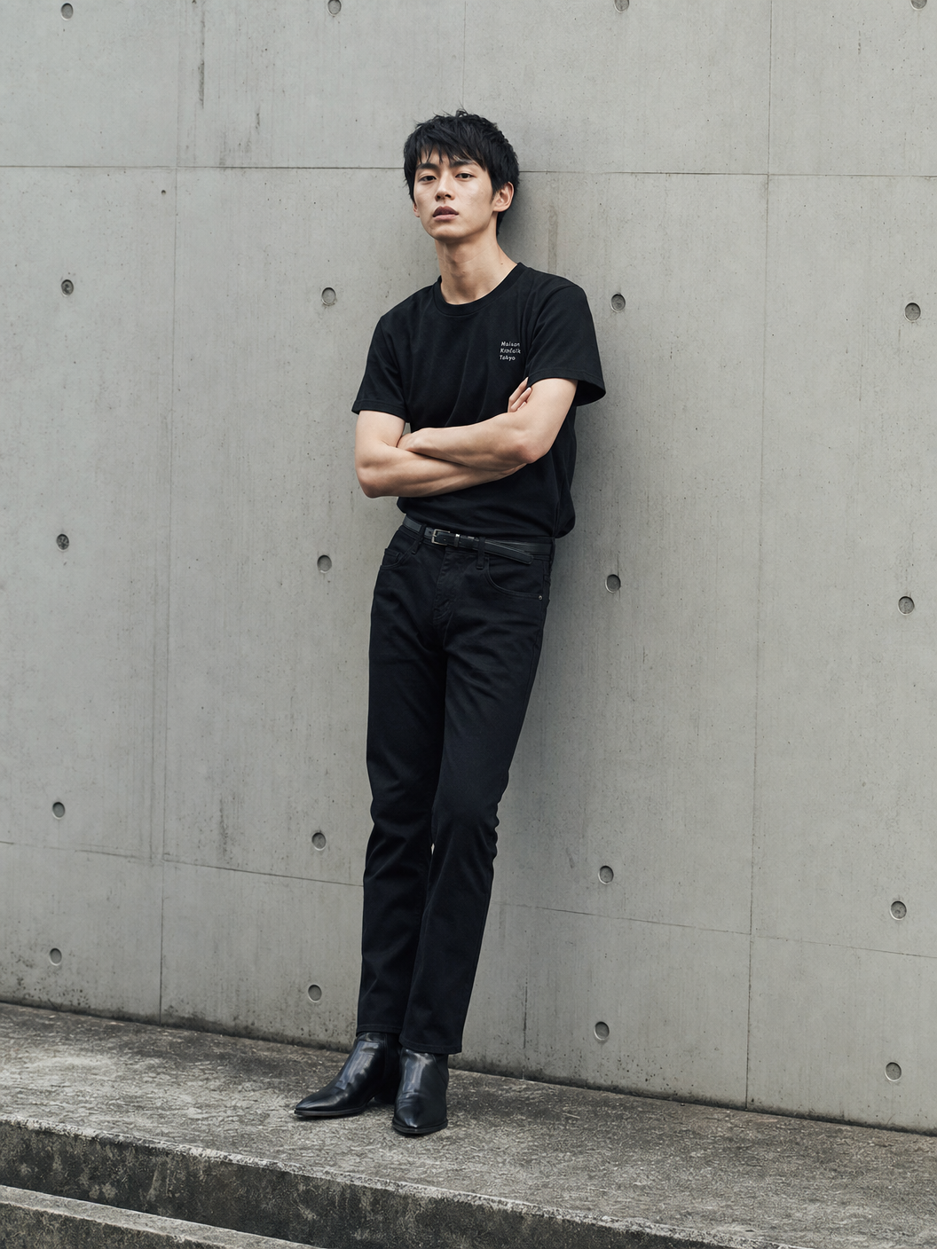 Black Tee — front