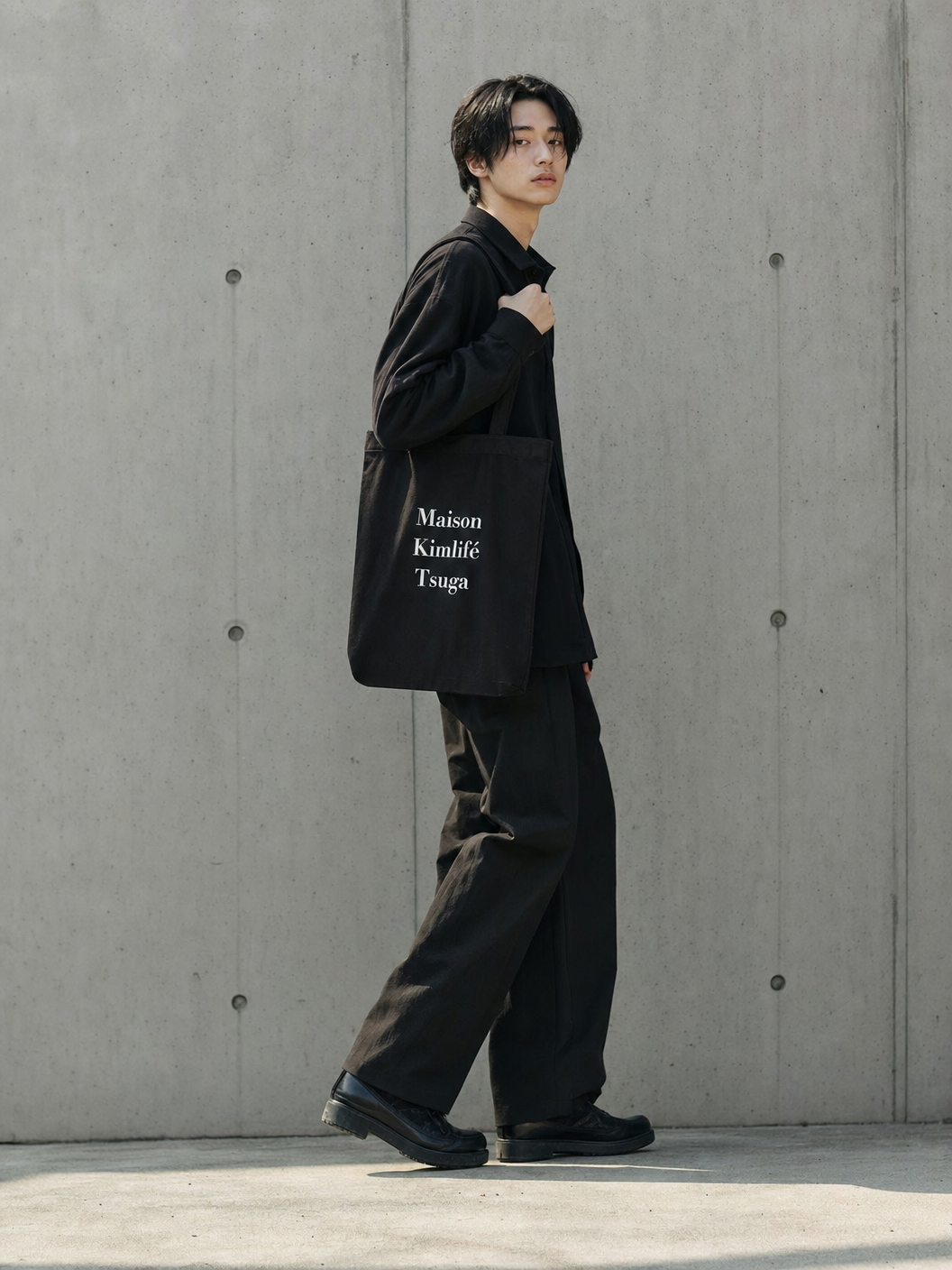 Black Tote Bag — shoulder